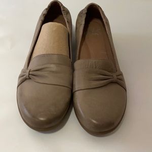 Dansko Karen-Taupe Burned 8